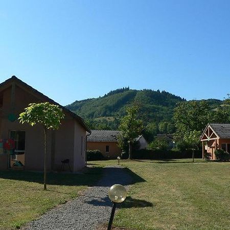 Saint-Geniez D'Olt - Residence Le Colombier Esterno foto