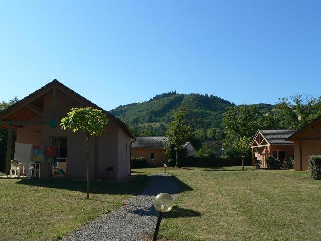 Saint-Geniez D'Olt - Residence Le Colombier Esterno foto